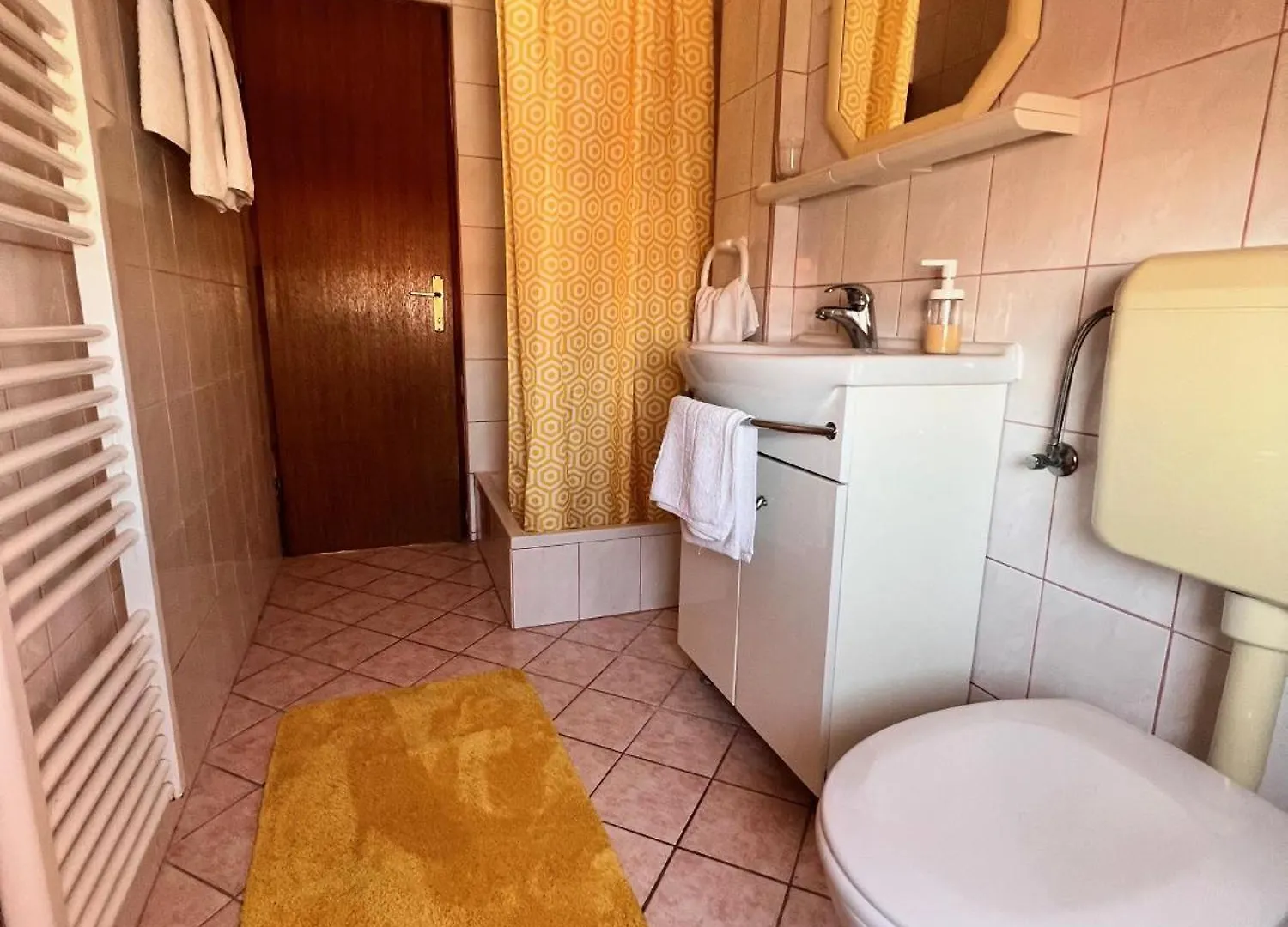 Apartmani Dorana فرسي شقة