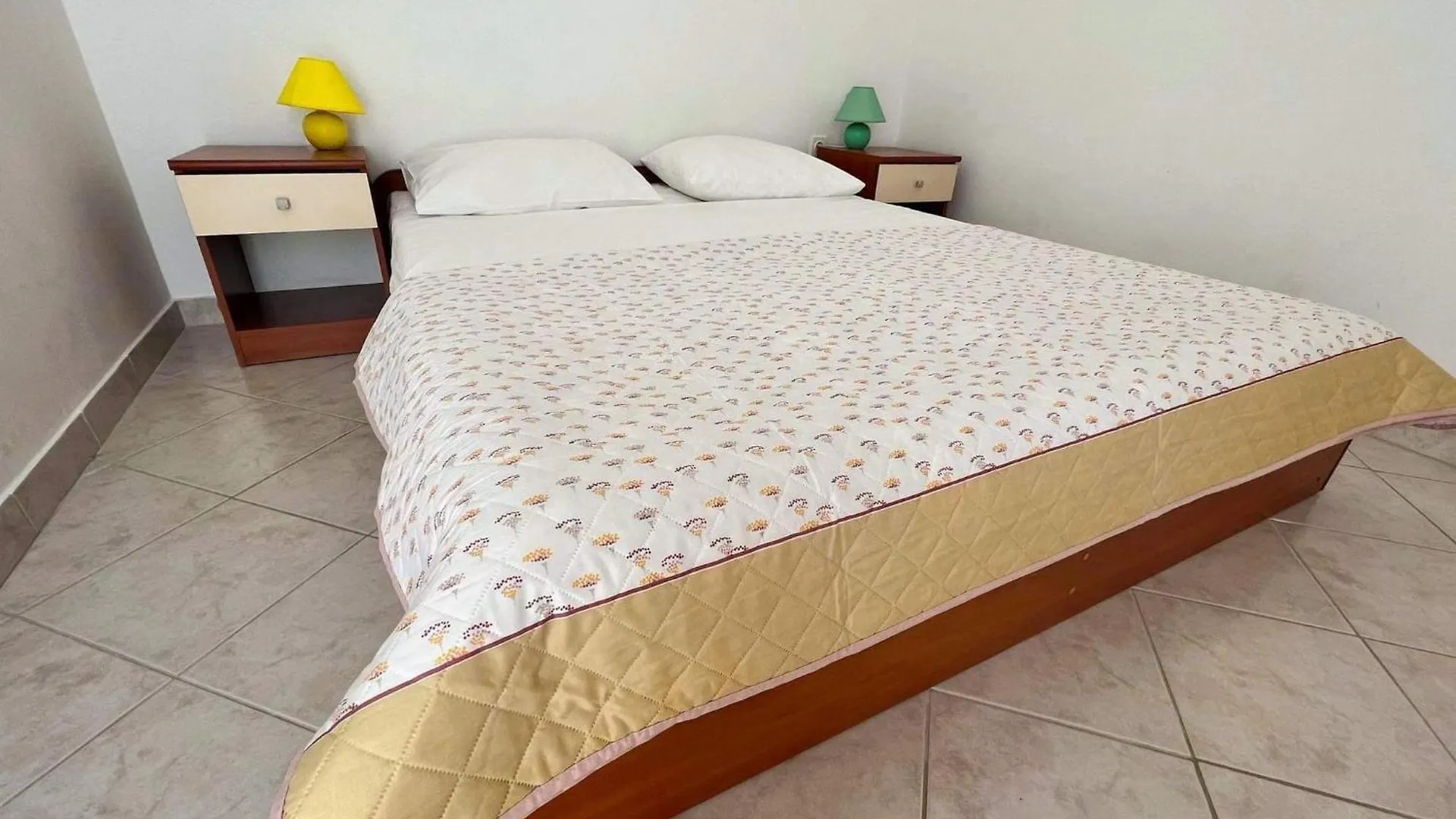 Apartmani Dorana فرسي شقة